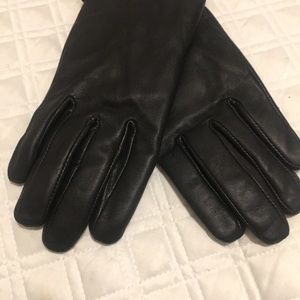 LEATHER GLOVES